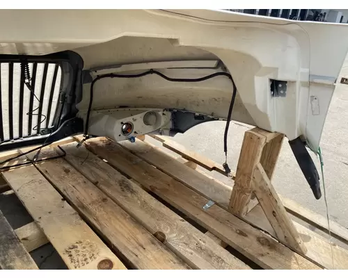 INTERNATIONAL 4300 Hood