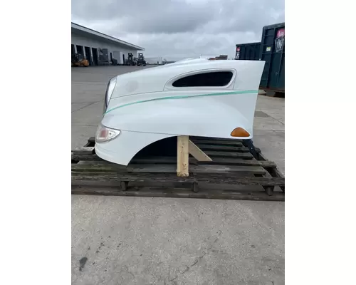 INTERNATIONAL 4300 Hood