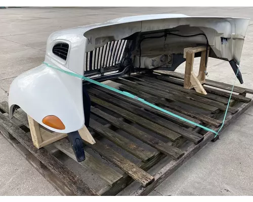 INTERNATIONAL 4300 Hood