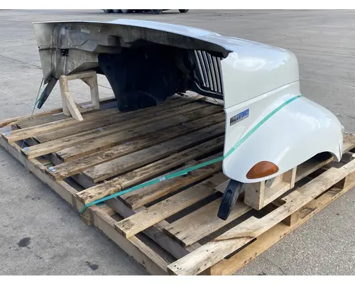 INTERNATIONAL 4300 Hood