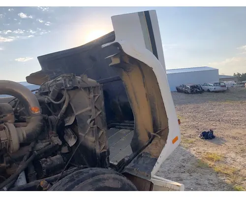 INTERNATIONAL 4300 Hood