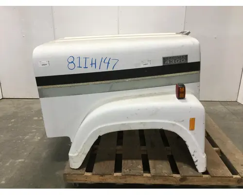 INTERNATIONAL 4300 Hood