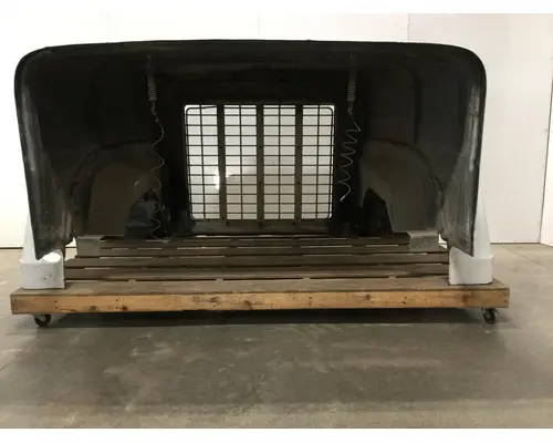 INTERNATIONAL 4300 Hood