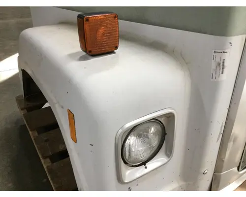 INTERNATIONAL 4300 Hood