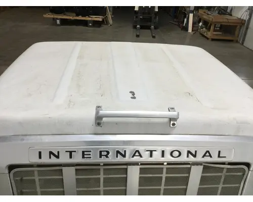 INTERNATIONAL 4300 Hood