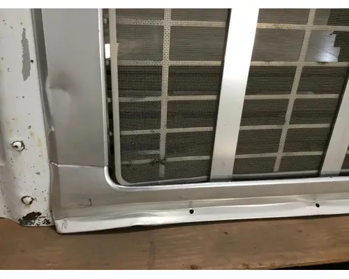 INTERNATIONAL 4300 Hood