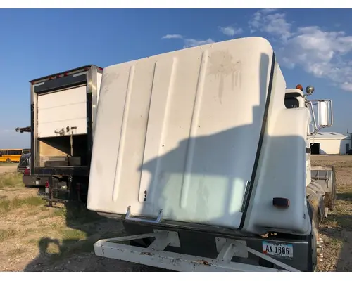 INTERNATIONAL 4300 Hood