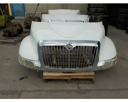 INTERNATIONAL 4300 Hood