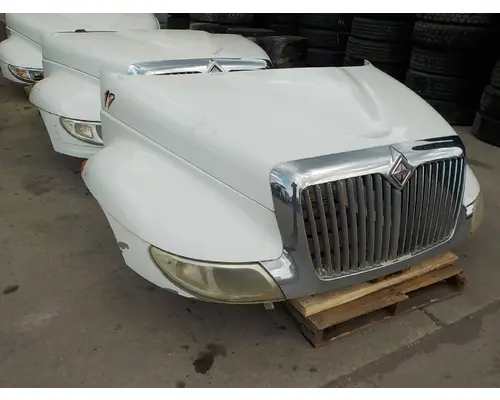 INTERNATIONAL 4300 Hood