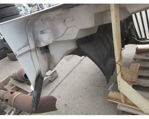 INTERNATIONAL 4300 Hood