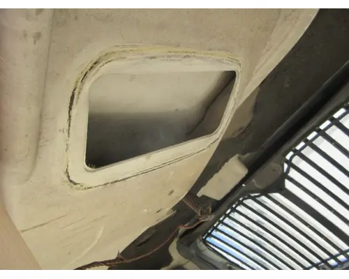 INTERNATIONAL 4300 Hood