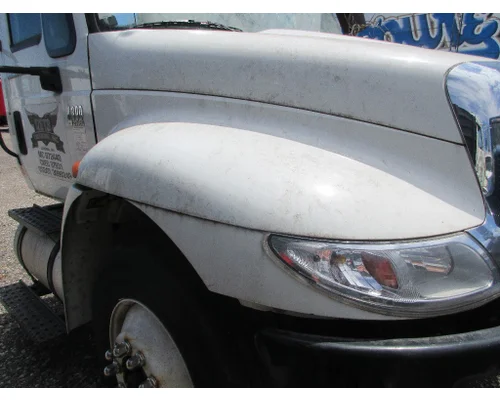 INTERNATIONAL 4300 Hood