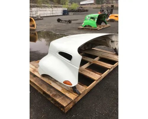 INTERNATIONAL 4300 Hood