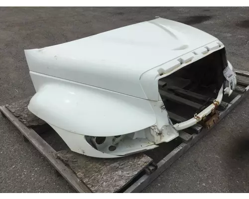 INTERNATIONAL 4300 Hood