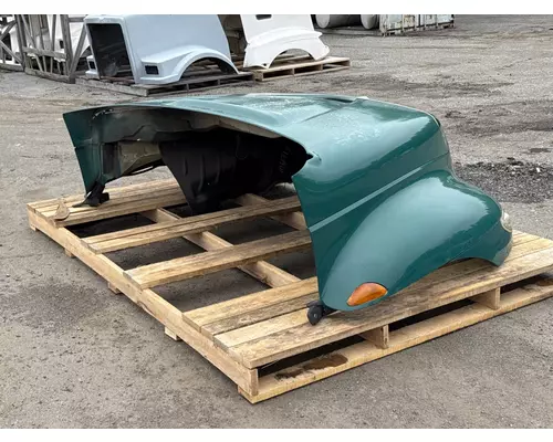 INTERNATIONAL 4300 Hood
