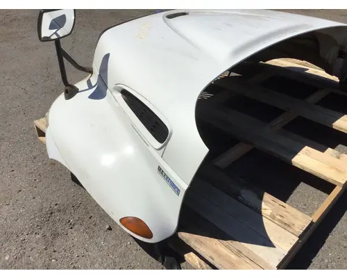 INTERNATIONAL 4300 Hood