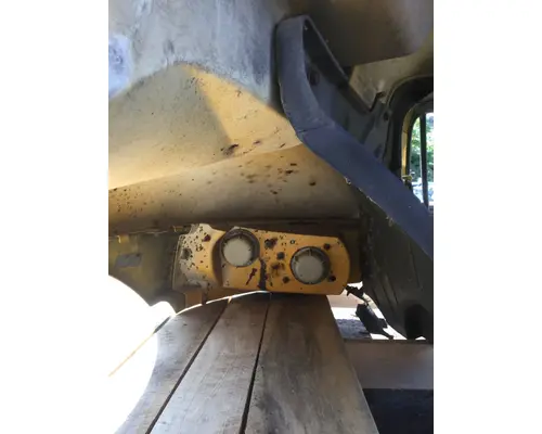 INTERNATIONAL 4300 Hood