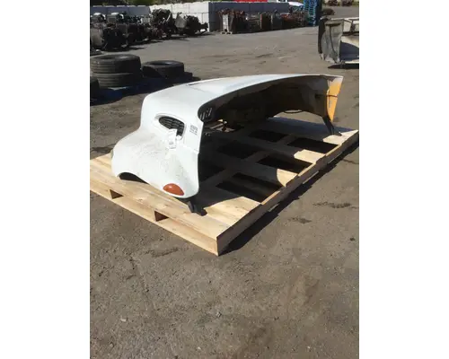 INTERNATIONAL 4300 Hood