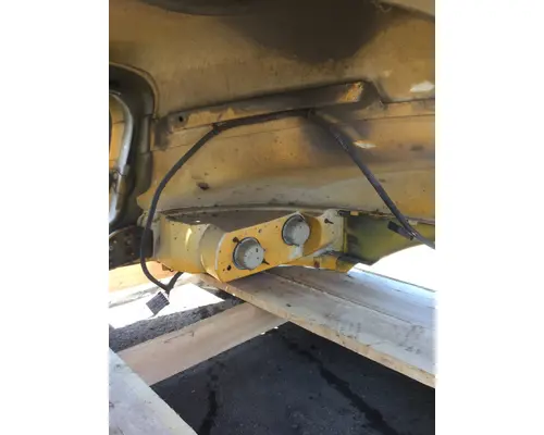 INTERNATIONAL 4300 Hood