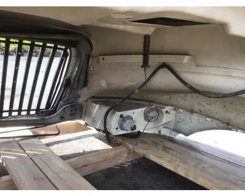 INTERNATIONAL 4300 Hood