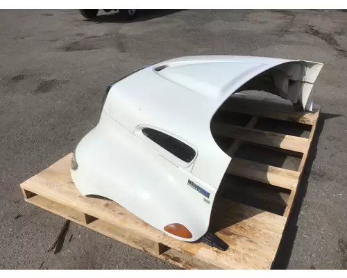 INTERNATIONAL 4300 Hood