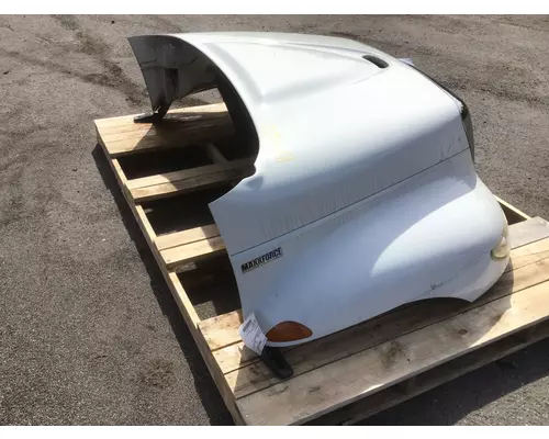 INTERNATIONAL 4300 Hood