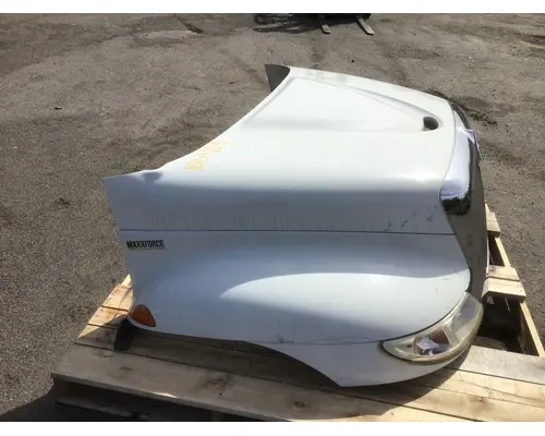 INTERNATIONAL 4300 Hood