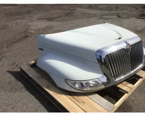 INTERNATIONAL 4300 Hood