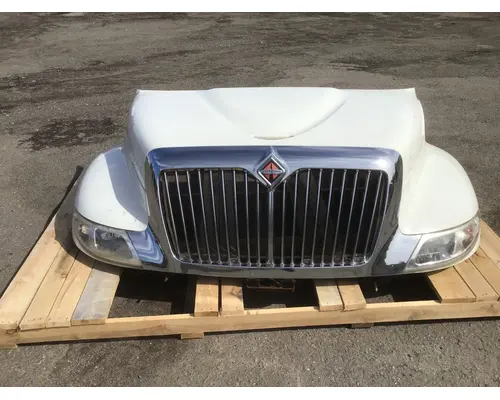 INTERNATIONAL 4300 Hood