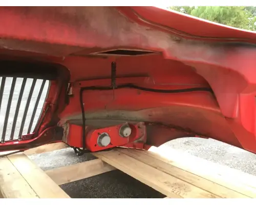 INTERNATIONAL 4300 Hood