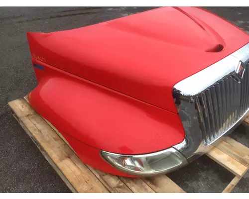 INTERNATIONAL 4300 Hood