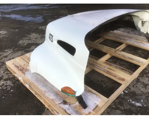 INTERNATIONAL 4300 Hood