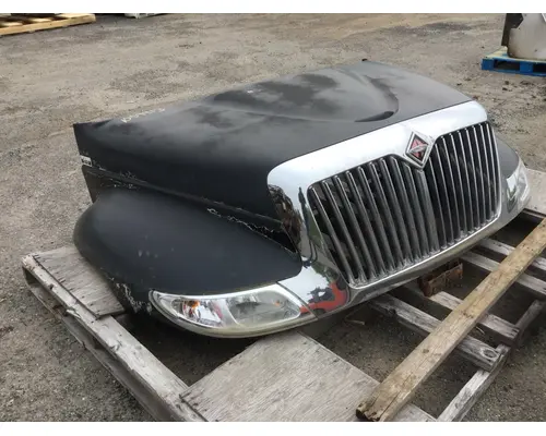 INTERNATIONAL 4300 Hood