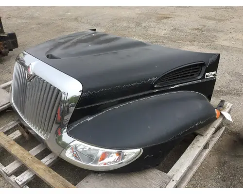 INTERNATIONAL 4300 Hood