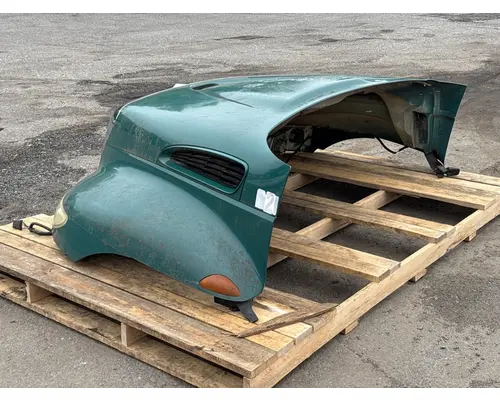 INTERNATIONAL 4300 Hood