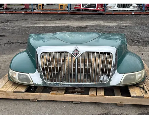 INTERNATIONAL 4300 Hood