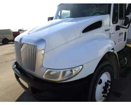 INTERNATIONAL 4300 Hood