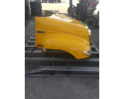 INTERNATIONAL 4300 Hood