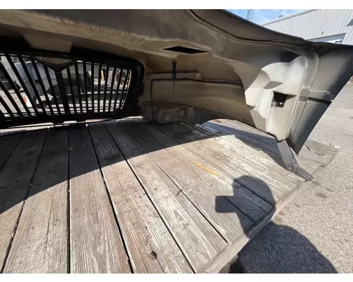 INTERNATIONAL 4300 Hood