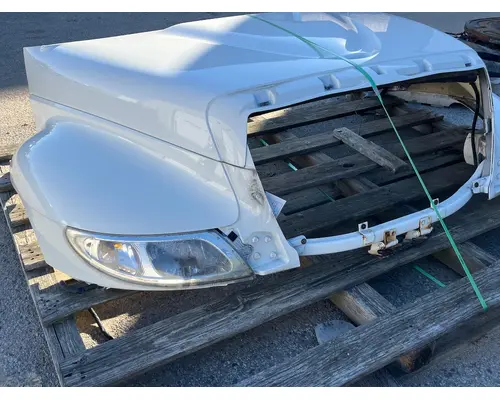 INTERNATIONAL 4300 Hood