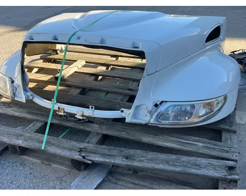 INTERNATIONAL 4300 Hood