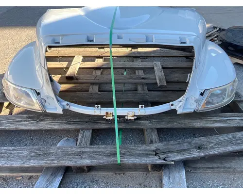 INTERNATIONAL 4300 Hood