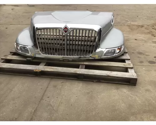 INTERNATIONAL 4300 Hood