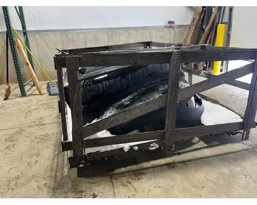 INTERNATIONAL 4300 Hood