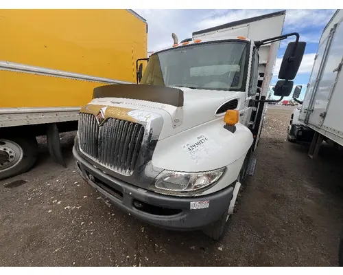 INTERNATIONAL 4300 Hood