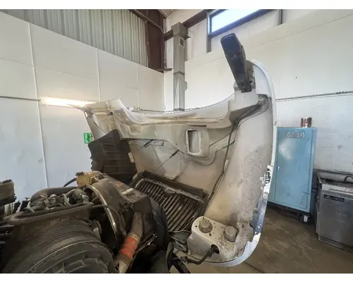 INTERNATIONAL 4300 Hood