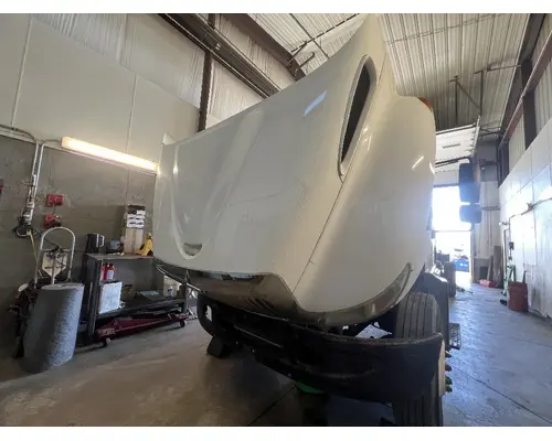 INTERNATIONAL 4300 Hood