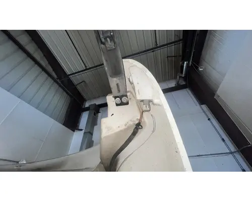 INTERNATIONAL 4300 Hood