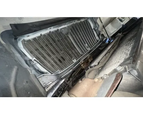 INTERNATIONAL 4300 Hood