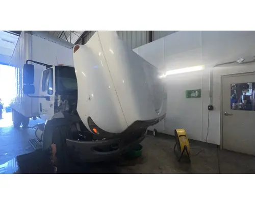 INTERNATIONAL 4300 Hood